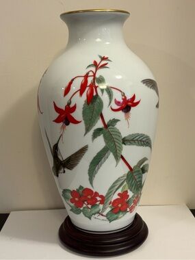 Franklin Mint “The Garden Bird Vase”
